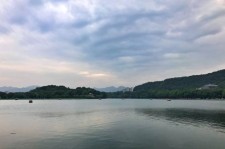 阳春杭州自助游(杭州自助游旅游攻略)