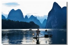 阳春旅游图片(旅游图片真实照片带人)
