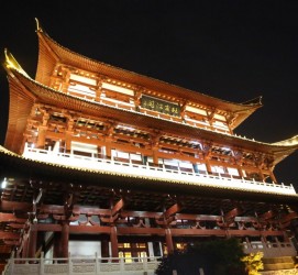 阳春长沙旅游攻略(长沙旅游攻略景点必去长沙美食街)