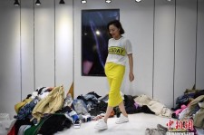 阳春兼职模特试衣服(兼职做试衣模特好吗)