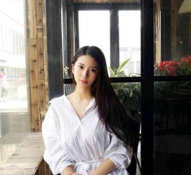 阳春女友兼职模特的小说(女友兼职模特的小说保举)