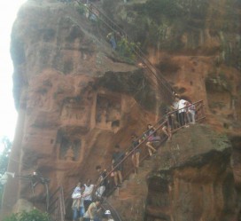 阳春乐山旅游攻略(乐山旅游攻略自由行路线推荐)