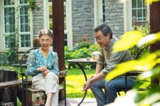 阳春坦言带老伴游遍中国(我和老伴去旅游)