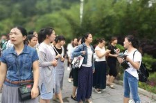 阳春中国的曲男伴游的简单介绍
