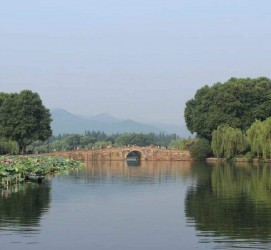 阳春杭州游玩攻略(无锡到杭州游玩攻略)
