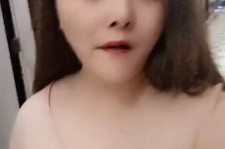 阳春美院系花兼职死商务模特(美院系花兼职商务模特第2部一边看球一边玩)