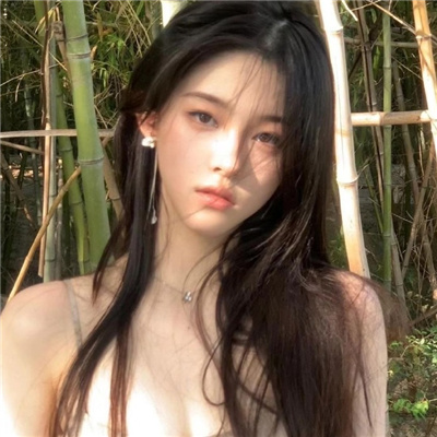 阳春与商务伴游共进晚餐，愉快的营业会谈起头了