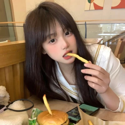 阳春伴游女生李欣怡的资料