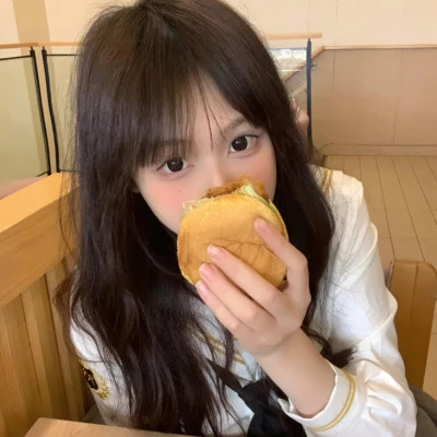 阳春伴游女生李心怡的资料