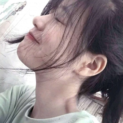 阳春伴游女生烟雨蒙蒙的资料