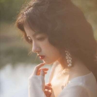 阳春伴游女生雷花蕊的资料