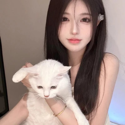 阳春伴游女生陈露晞的资料