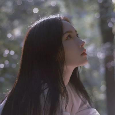 阳春伴游女生秦鹿鸣的资料