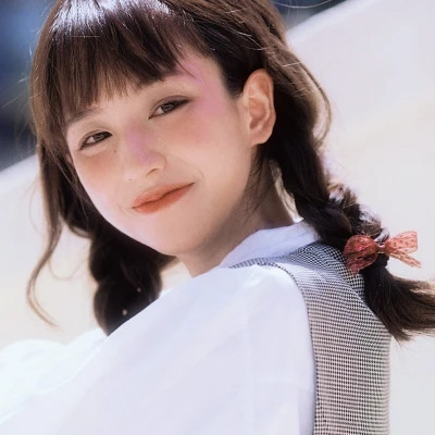 阳春伴游女生郑晓晴的资料