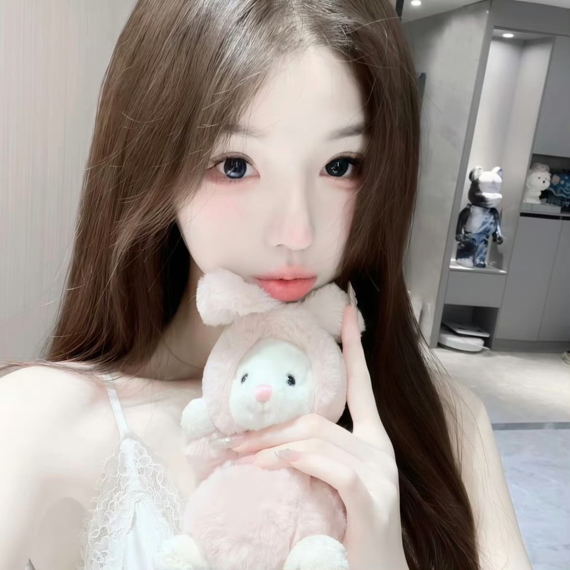 阳春伴游女生朱珠的资料