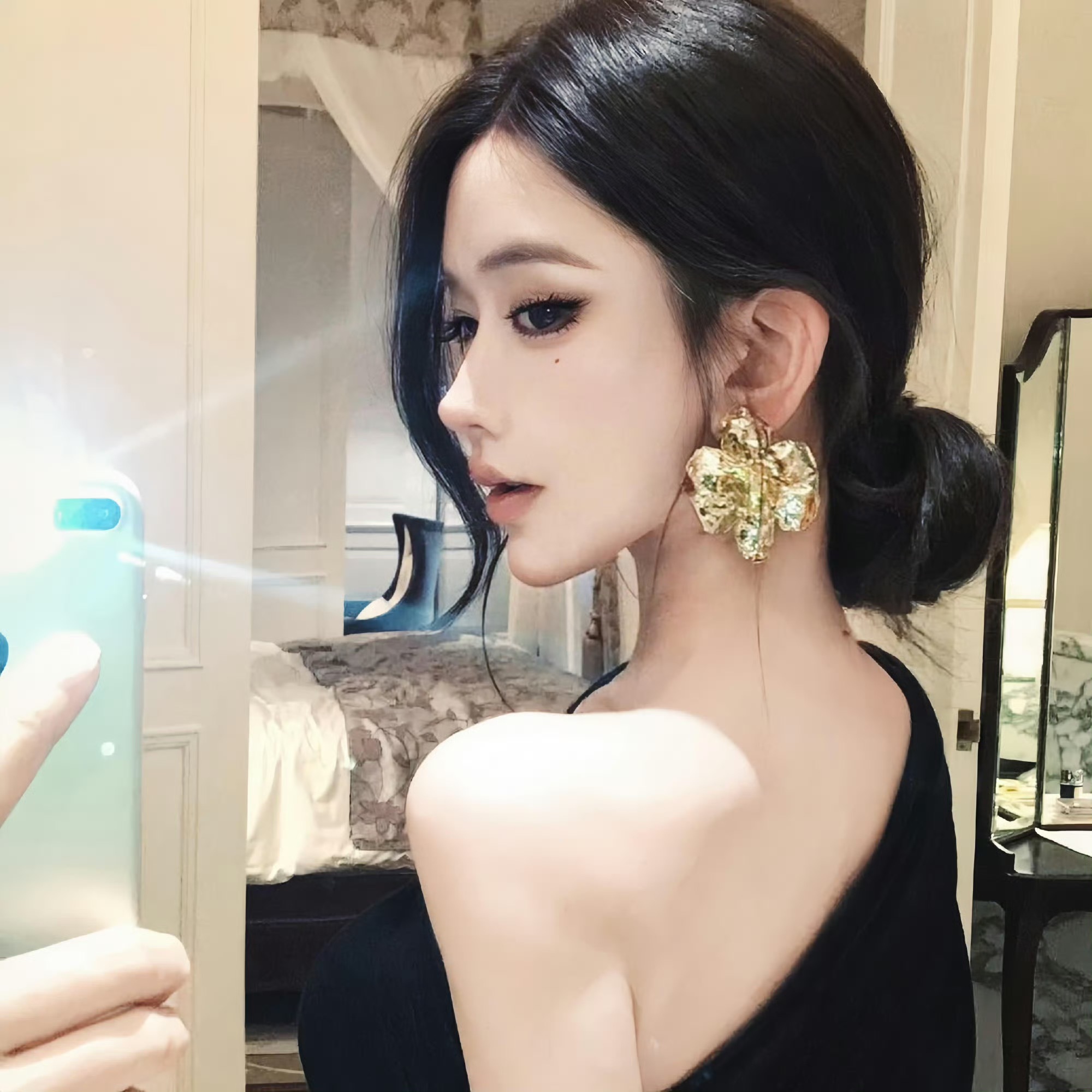 阳春伴游女生靖骊萍的资料