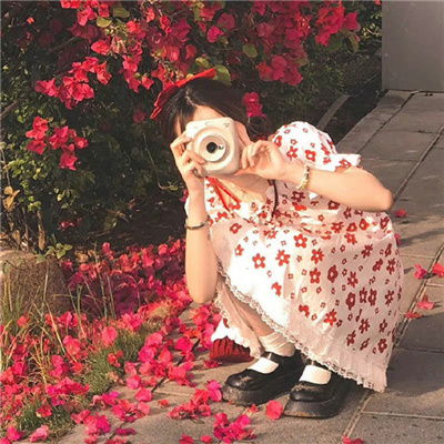 阳春伴游女生镇凝莲