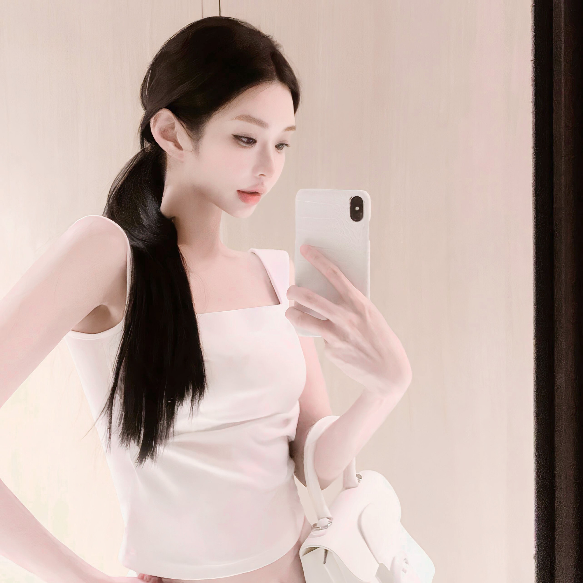 阳春伴游女生 | 朱雅雯的资料