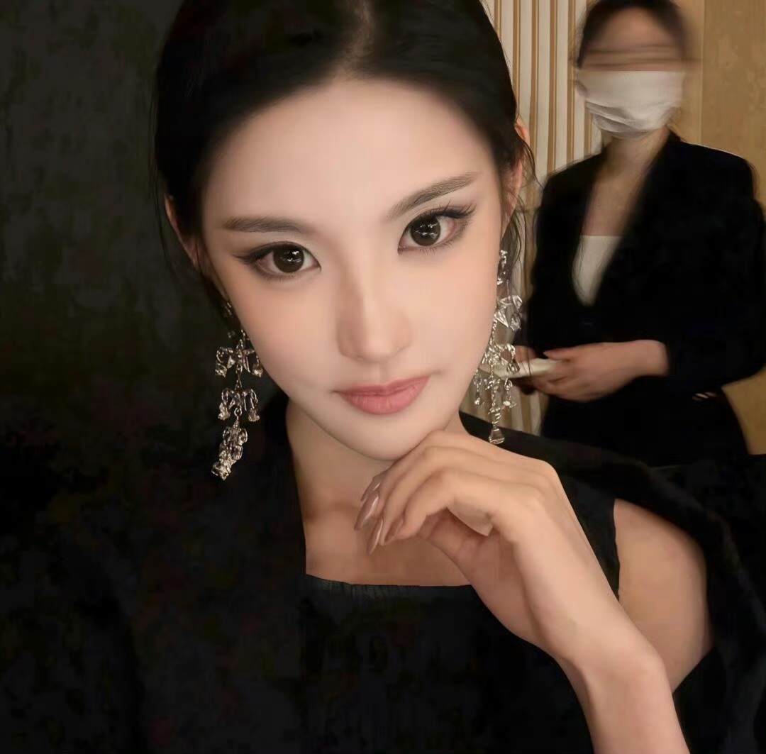 阳春伴游女生 | Isabella Chen的资料