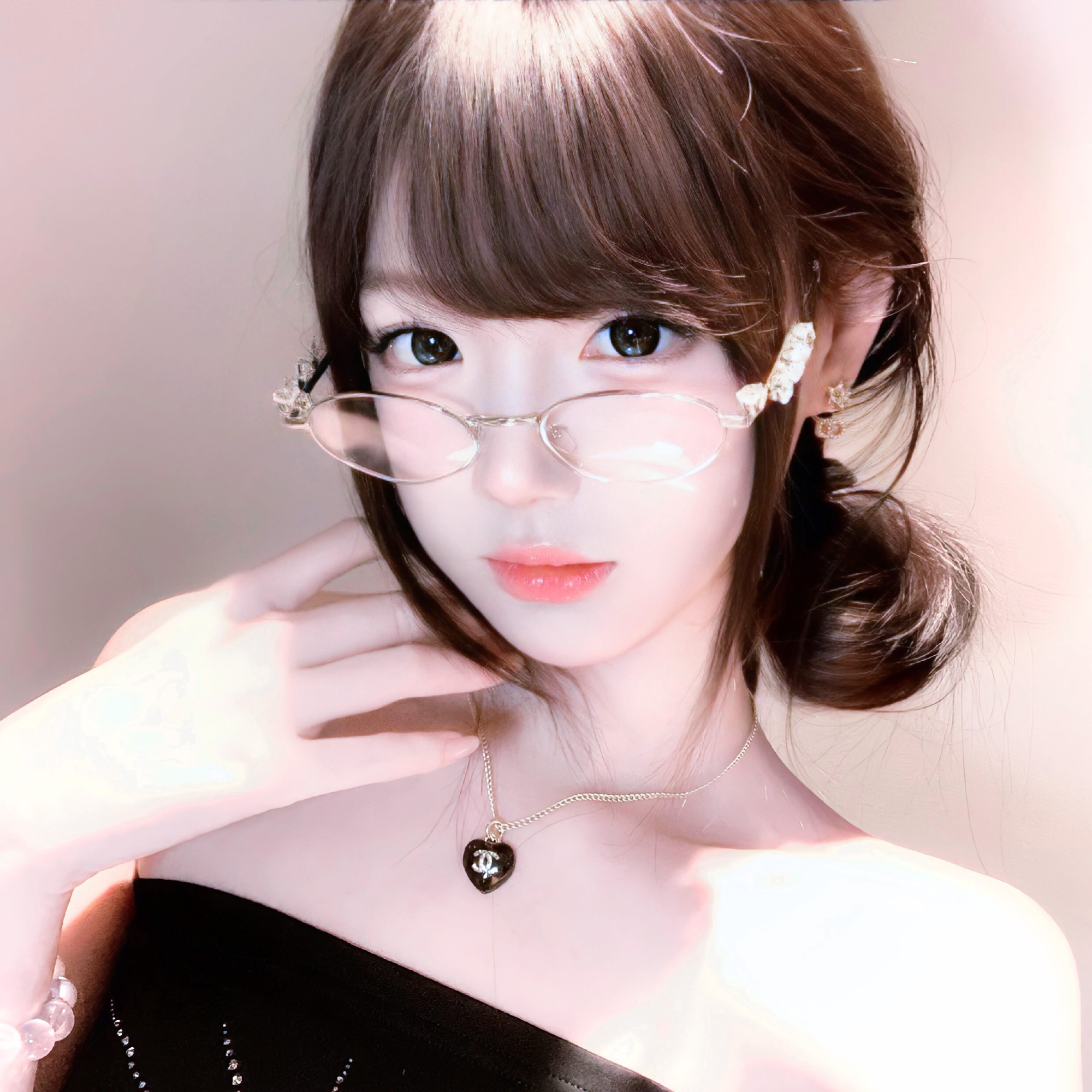 阳春伴游女生 | 小鱼儿的资料