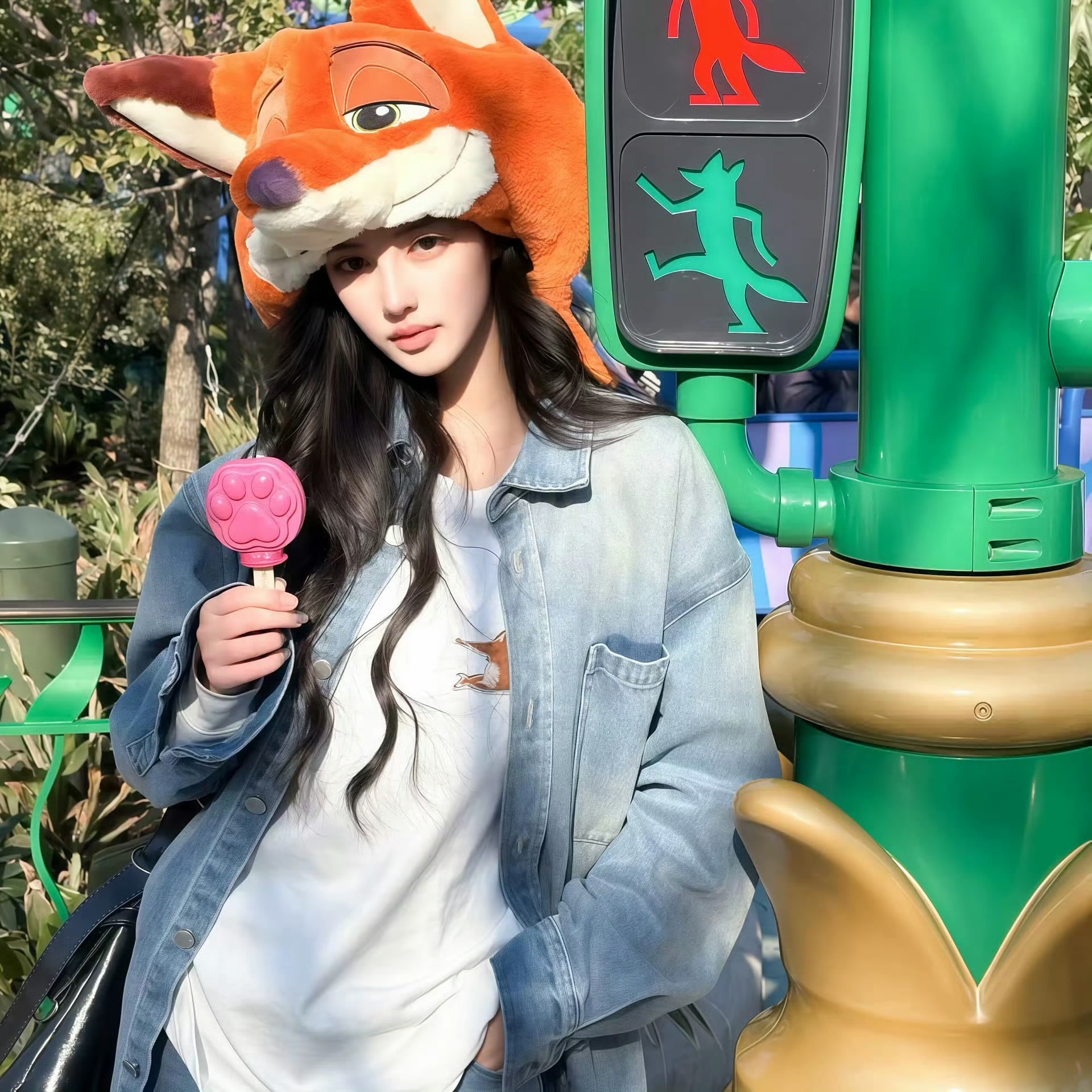 阳春伴游女生 | 屈芷烟的资料