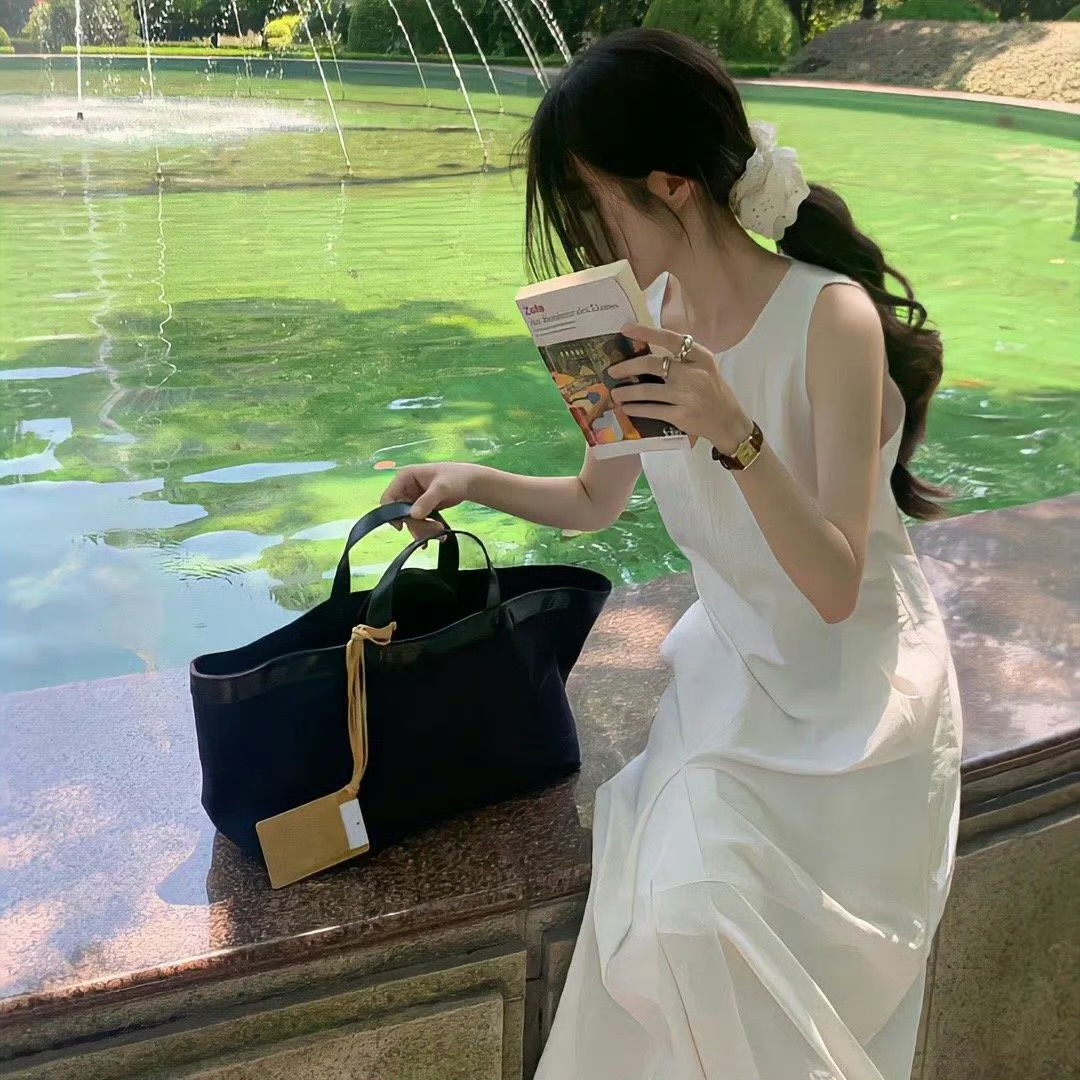 阳春艺术伴游女生 | 芮美的资料