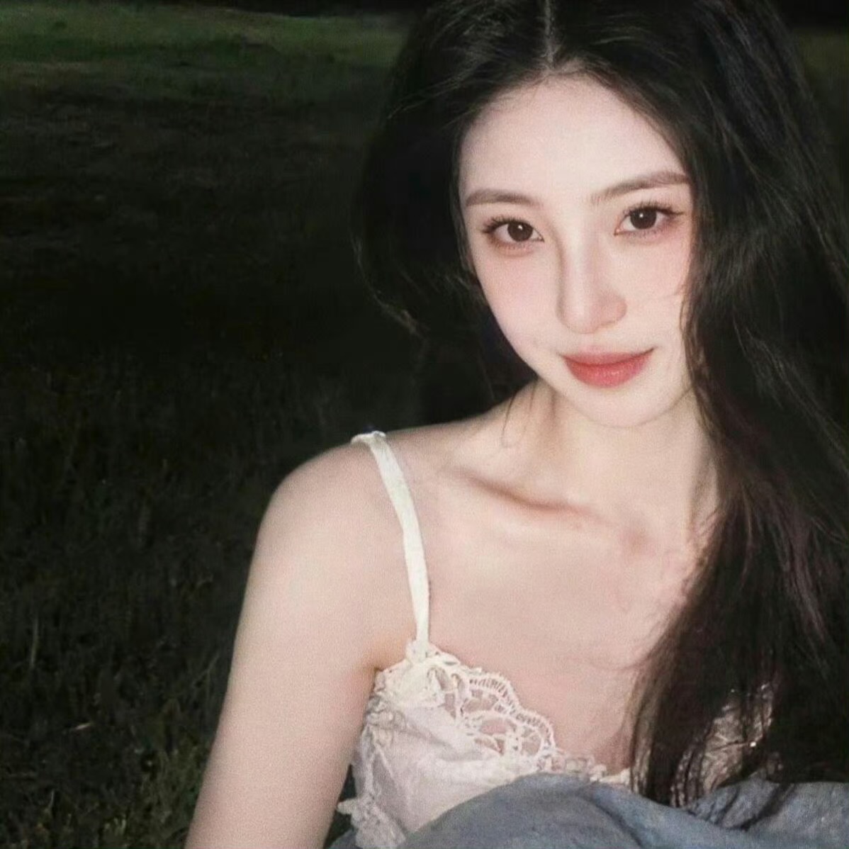 阳春伴游女生 | 郁初兰的资料