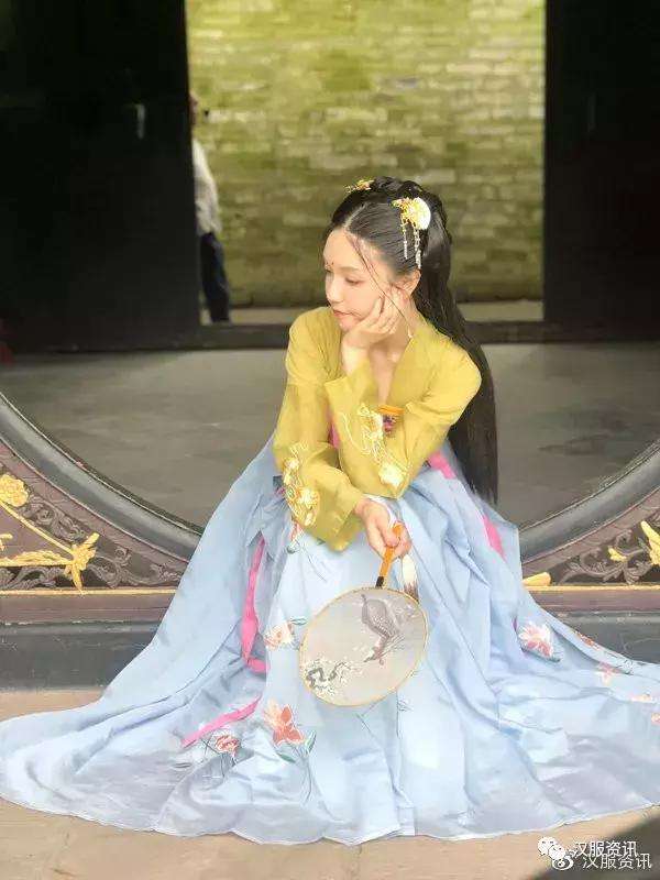 汉服模特兼职(汉服模特兼职雇用)